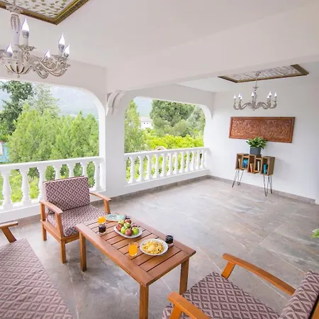 Deluxe Villalari Βίλα