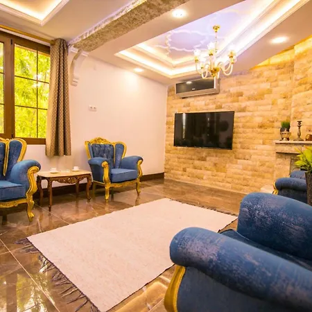 Deluxe Villalari Βίλα