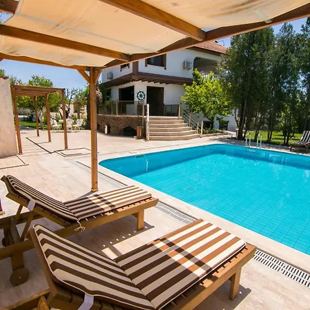 Deluxe Villalari Βίλα *