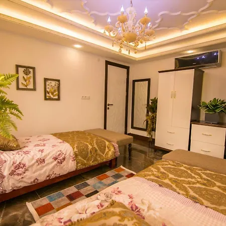 Deluxe Villalari