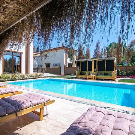 Deluxe Villalari