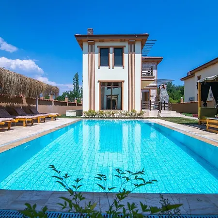 Deluxe Villalari